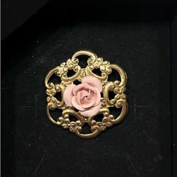 Vintage flower brooch - Picture 1 of 4